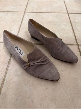 VICINI Italy Gray Suede Pointed Toe Asymmetrical Ruched Flats Size EU 39